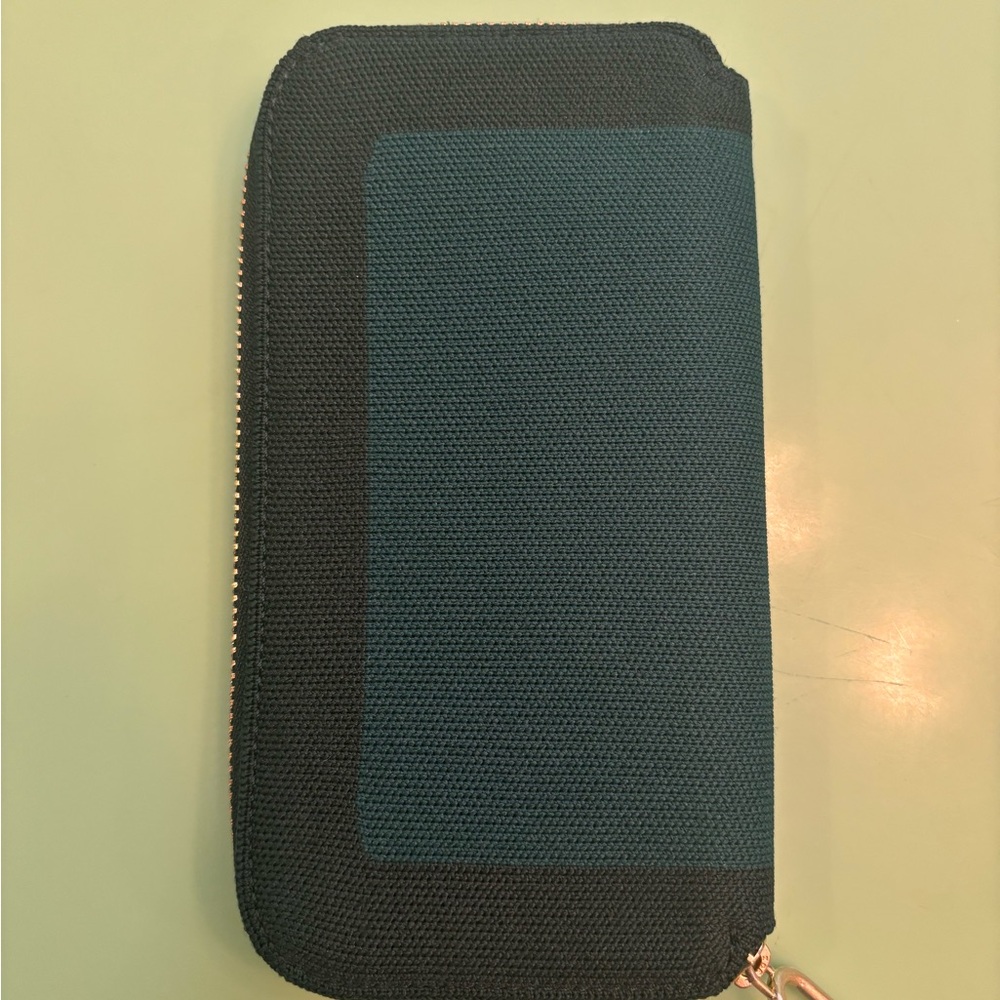 Rothy’s juniper continental wallet
